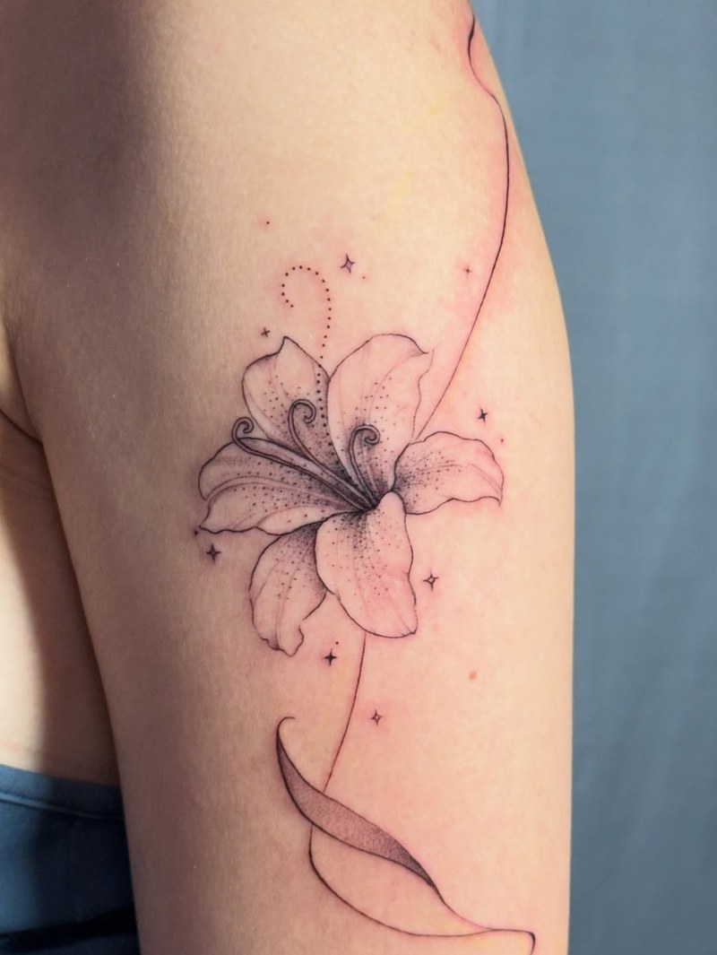 A simple piece, but one that makes your whole soul fall in love. 🤍  #tattoo #fin